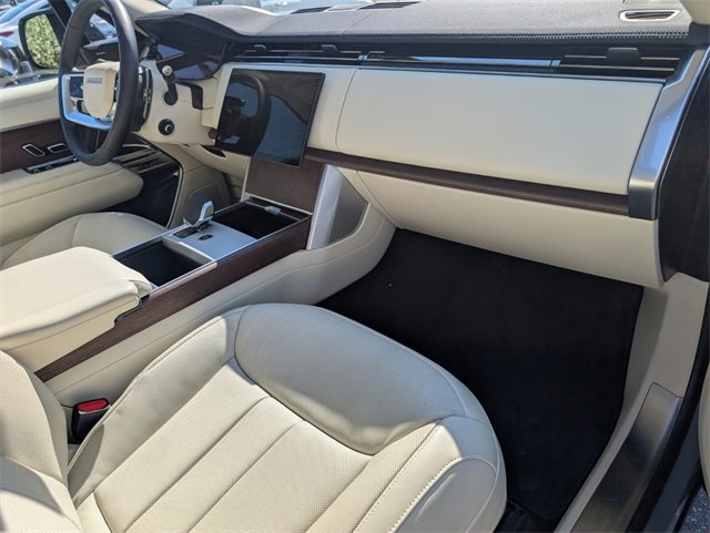Used 2024 Land Rover Range Rover SE image 11