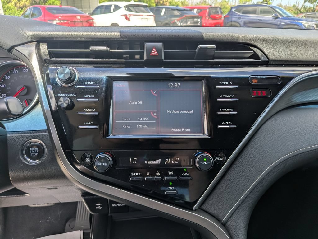 Used 2018 Toyota Camry XSE FWD image 21