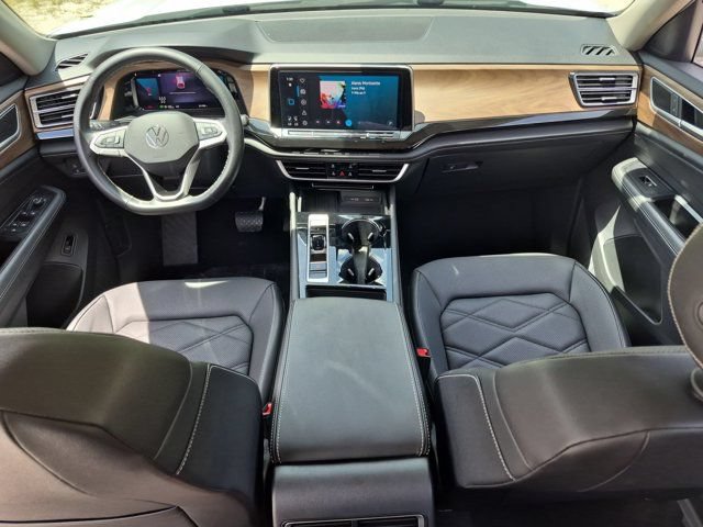 Used 2025 Volkswagen Atlas SE FWD image 25