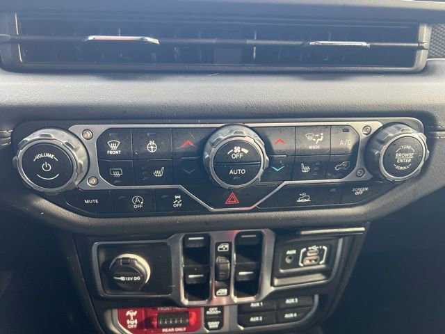 Used 2025 Jeep Wrangler Unlimited Rubicon w/ XTREMEE 35" Tire Package image 12