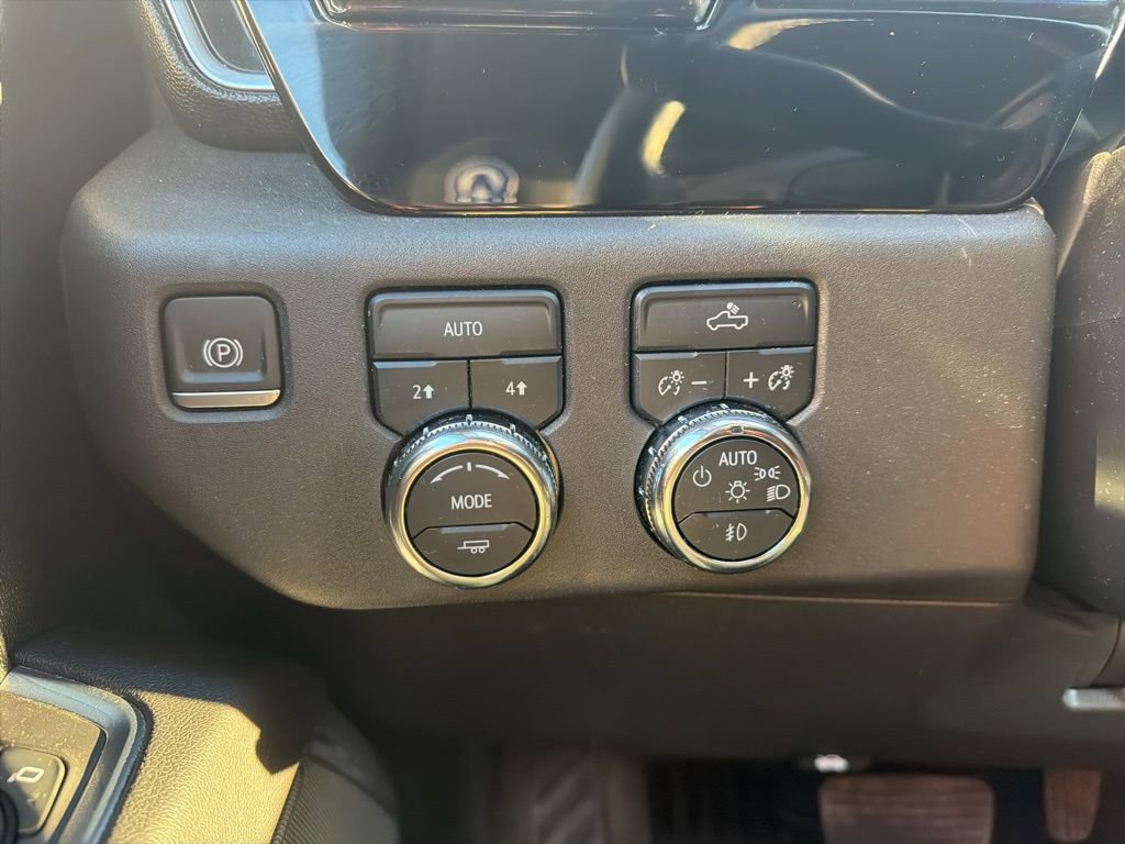 Used 2023 GMC Sierra 1500 Elevation image 32