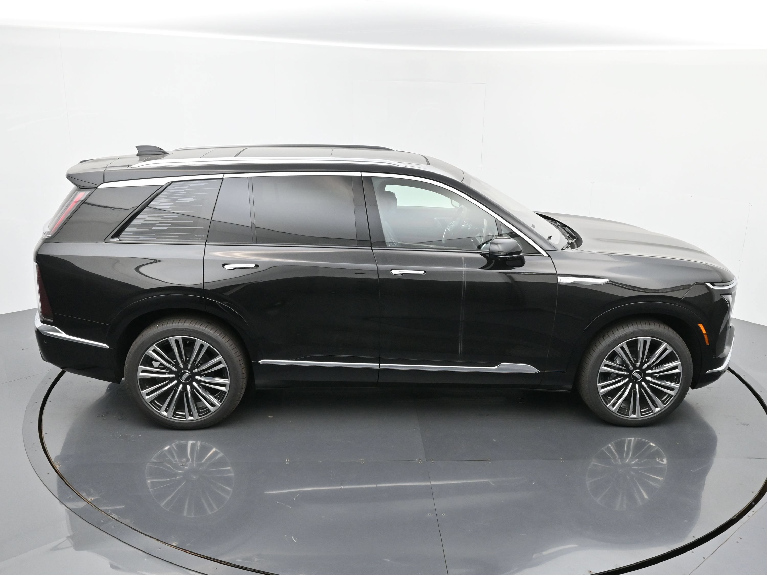 New 2026 Cadillac Vistiq Premium Luxury w/ LPO, Floor Liner Package AWD/4WD image 28