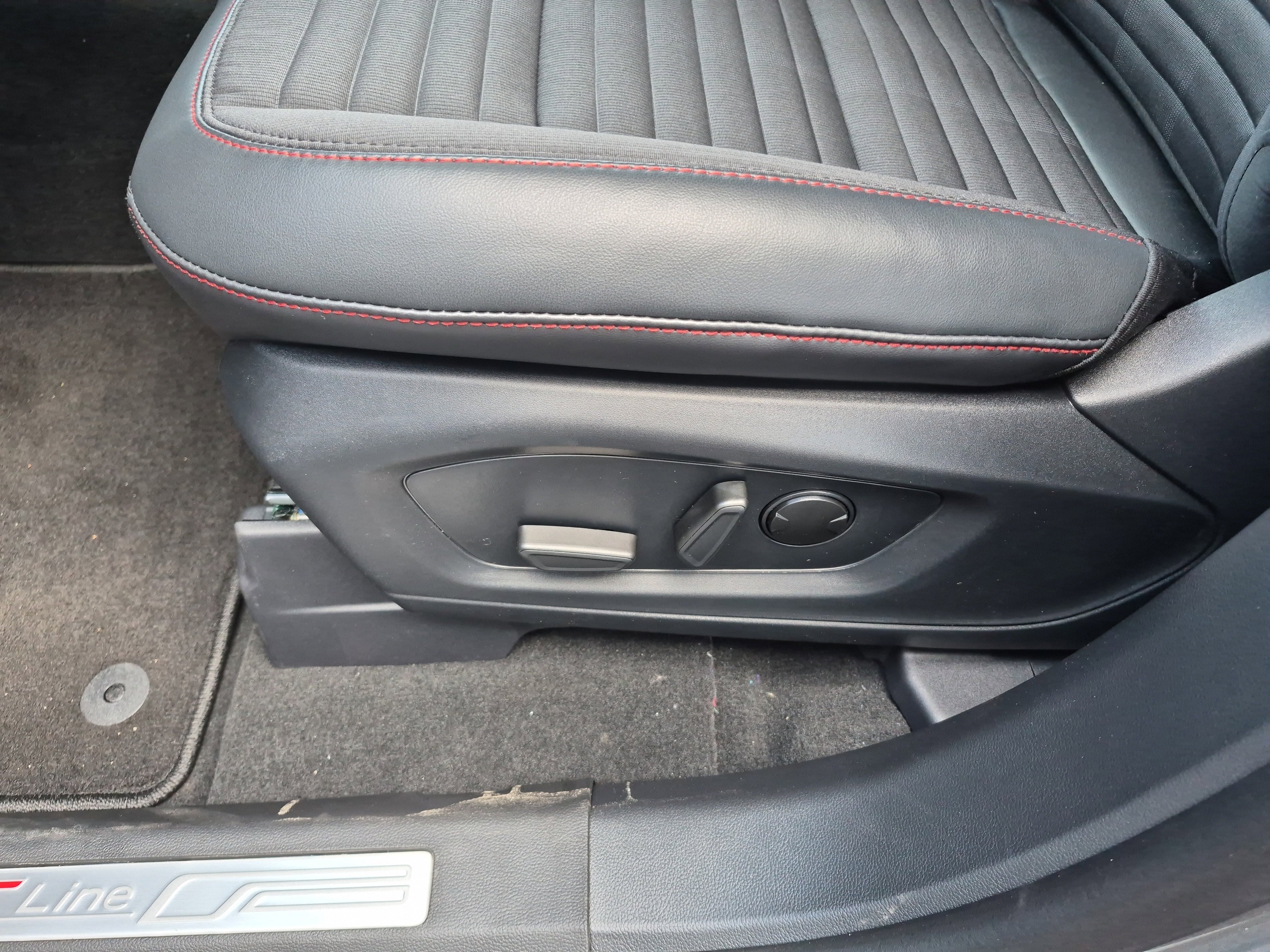 New 2026 Ford Explorer ST-Line image 12