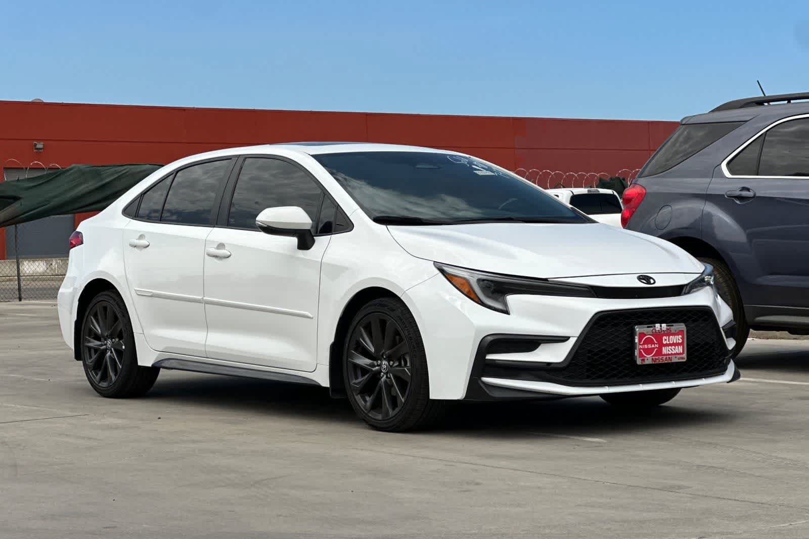 Used 2023 Toyota Corolla SE w/ SE Premium Package FWD image 10