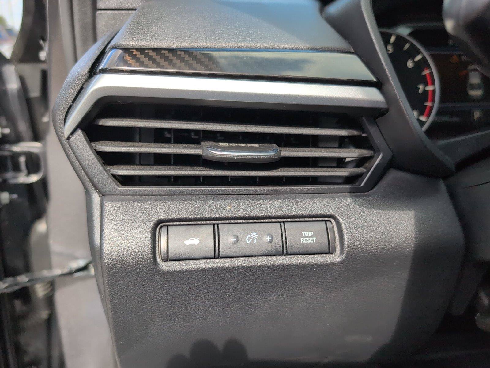 Used 2024 Nissan Altima 2.5 SR w/ SR Premium Package FWD image 31