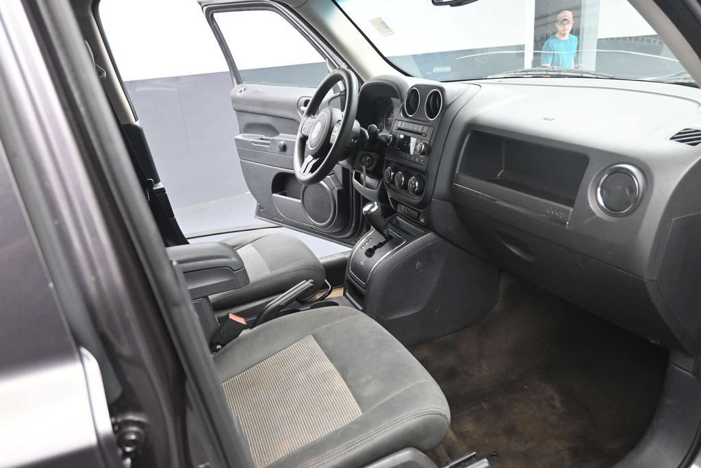 Used 2015 Jeep Patriot Sport FWD image 24