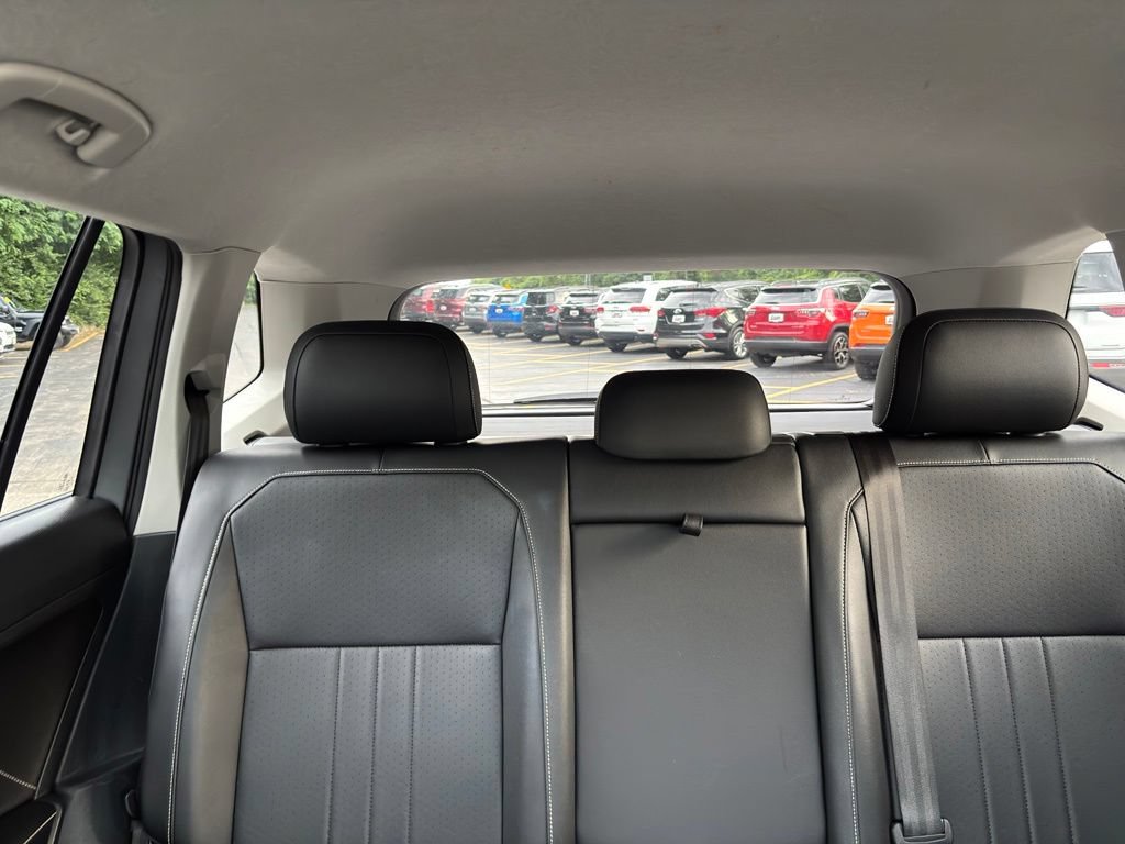 Used 2022 Volkswagen Tiguan SE AWD/4WD image 34