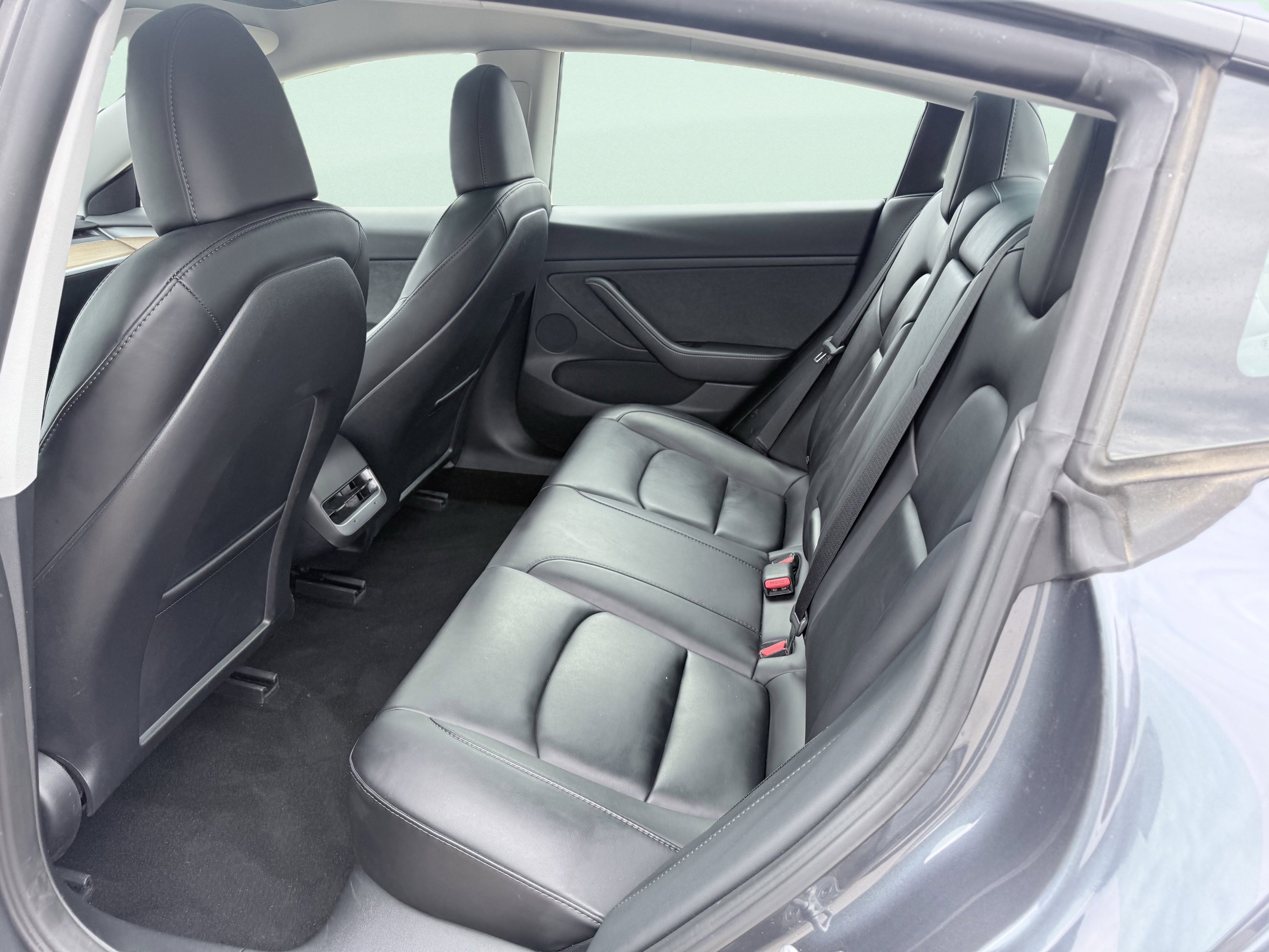 Used 2023 Tesla Model 3 Standard Range image 31