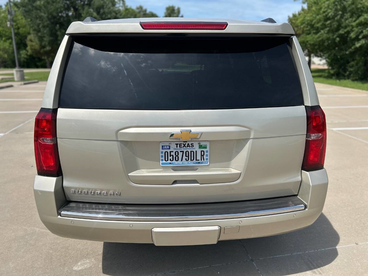 Used 2016 Chevrolet Suburban LTZ RWD image 7