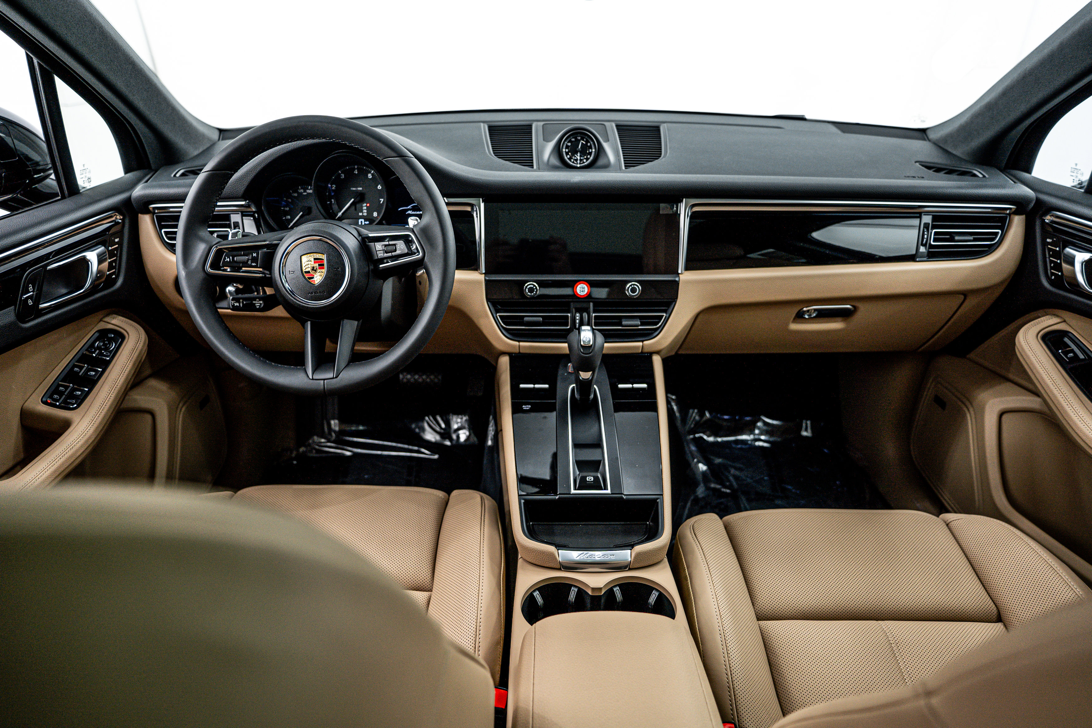 New 2025 Porsche Macan image 12