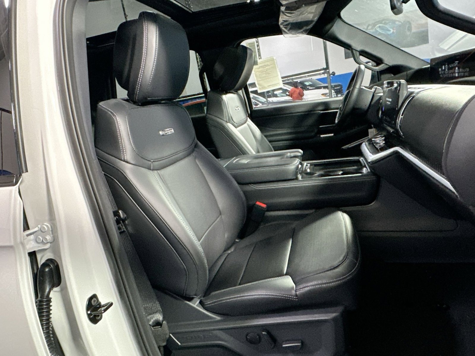 New 2026 Ford Expedition Platinum w/ Stealth Appearance Package image 36