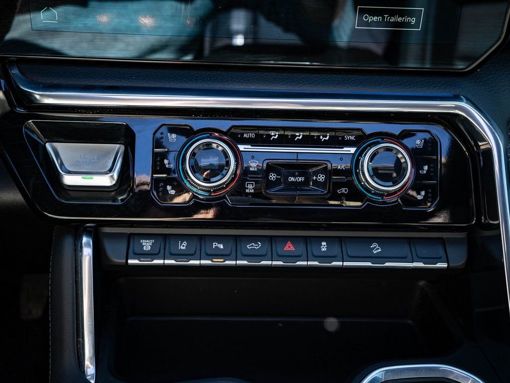 Used 2025 GMC Sierra 3500 Denali w/ Denali Reserve Package image 36