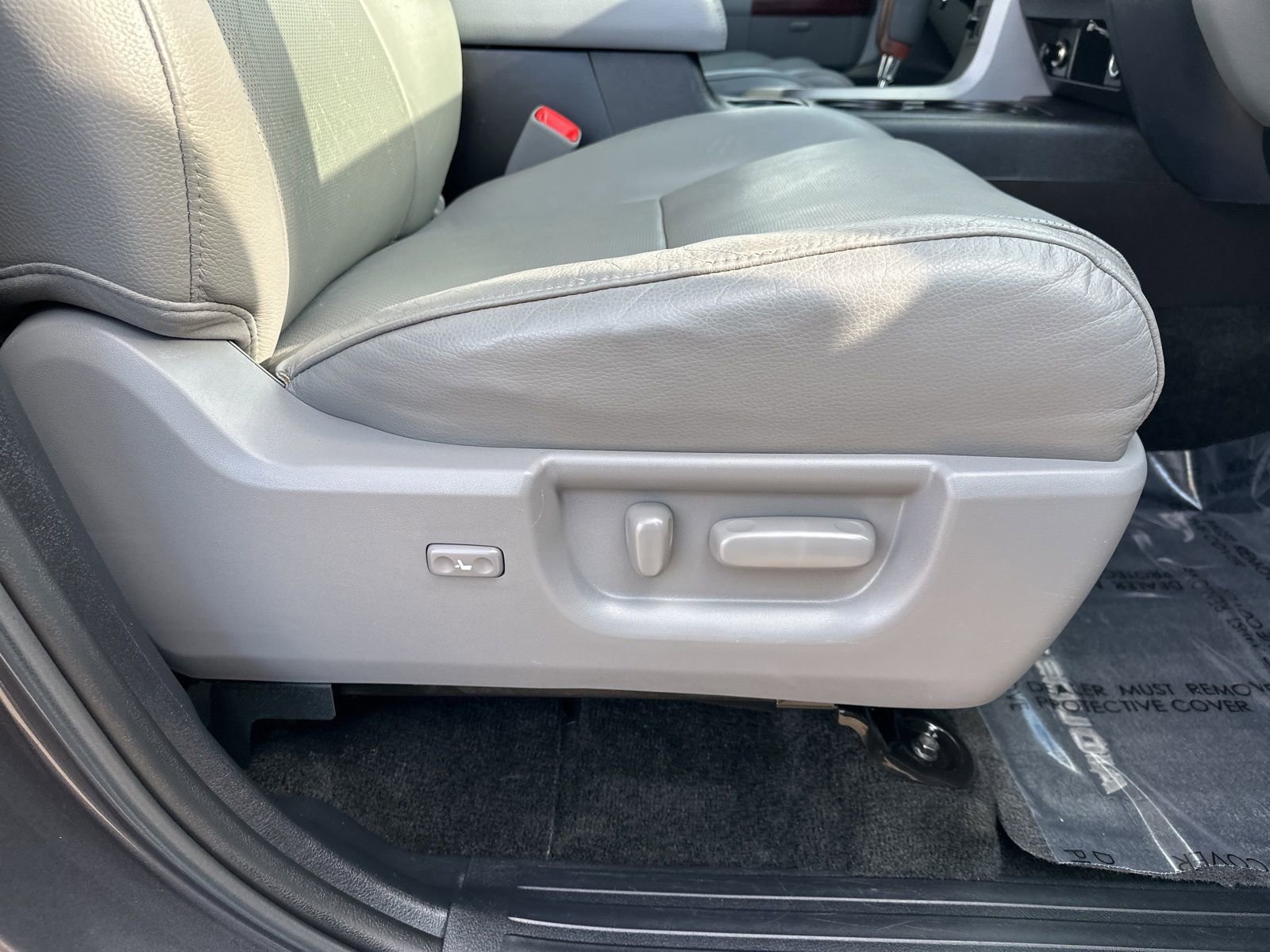 Used 2014 Toyota Sequoia Platinum AWD/4WD image 53