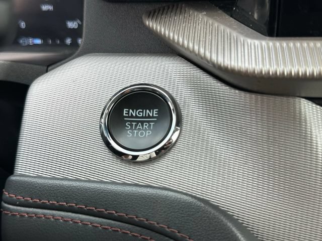 Used 2025 Ford Explorer Active AWD/4WD image 31