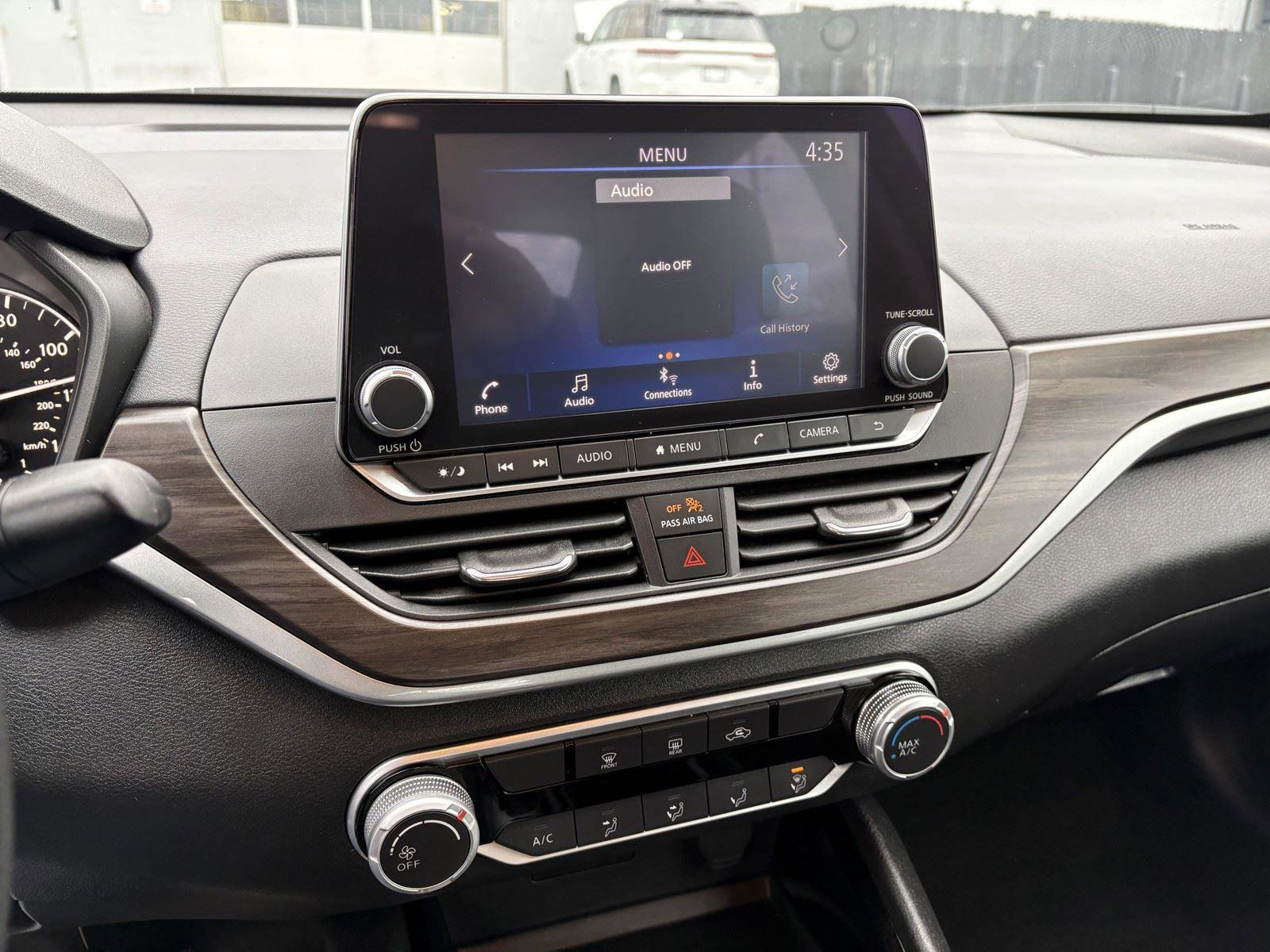 Used 2024 Nissan Altima 2.5 SV image 16