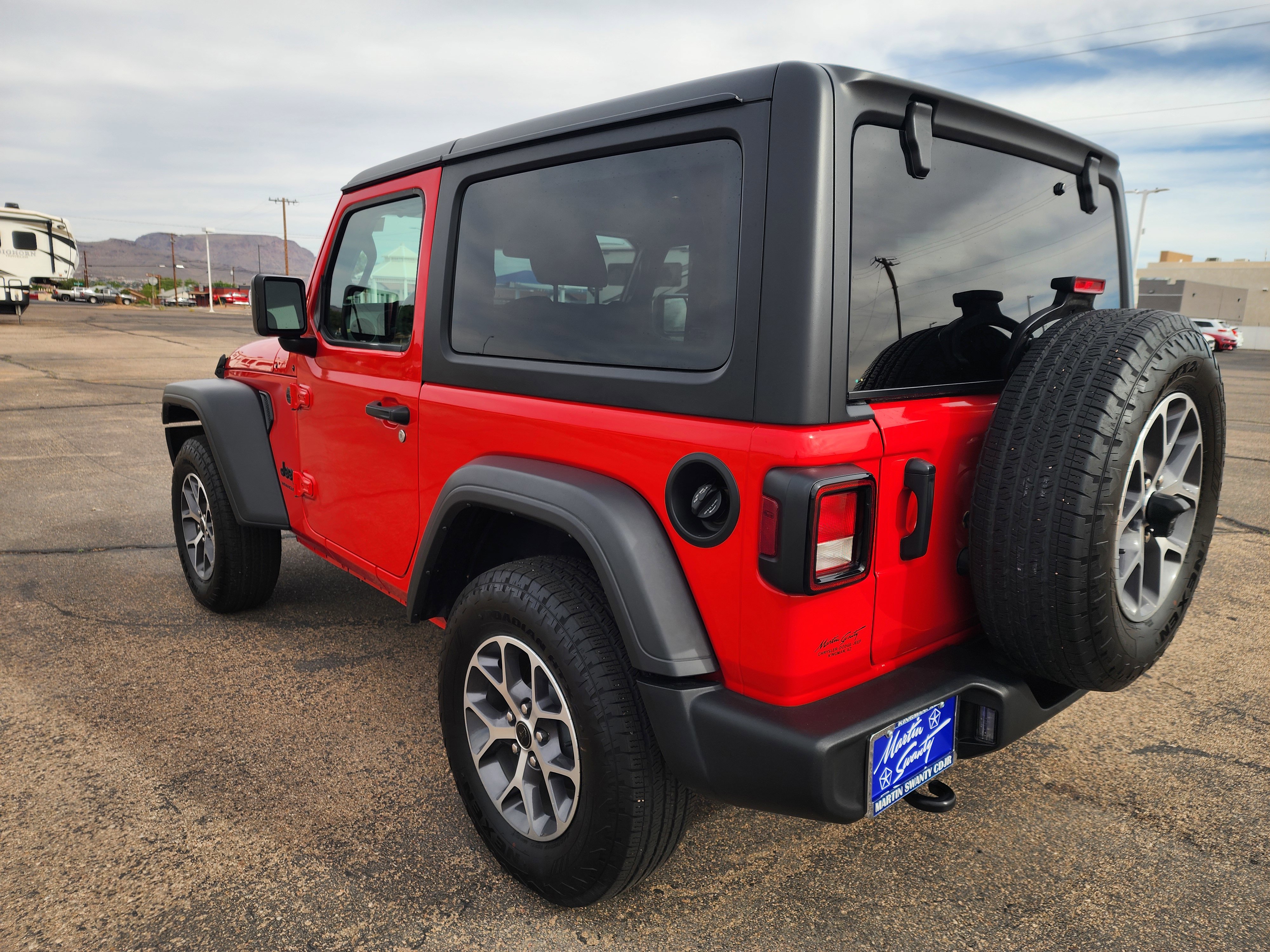 Used 2025 Jeep Wrangler Sport AWD/4WD image 6