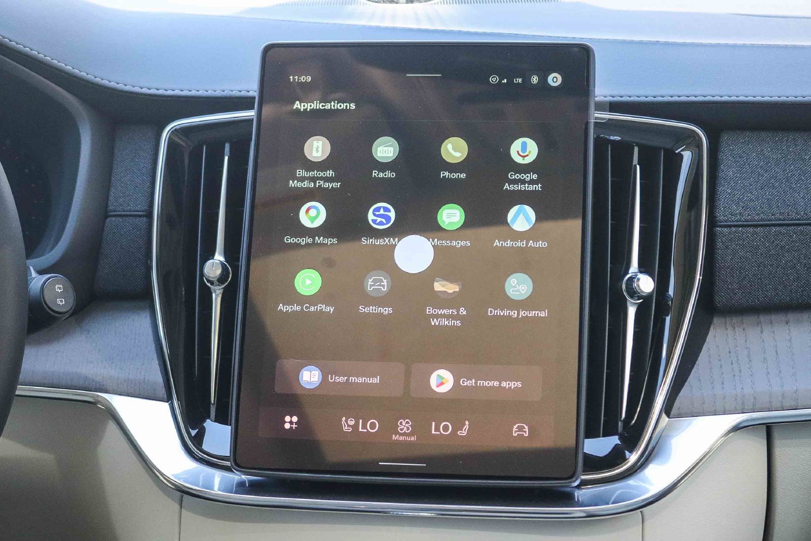 New 2027 Volvo XC90 B6 Ultra AWD/4WD image 14