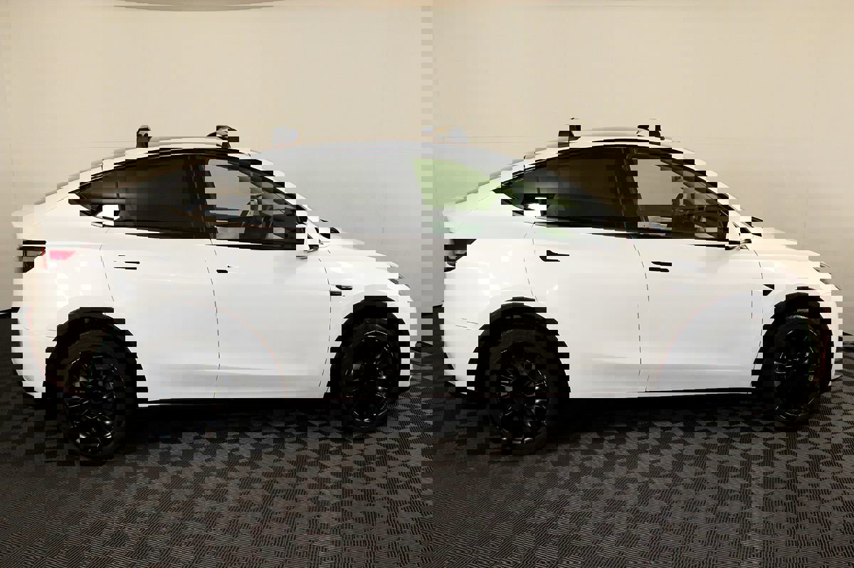 Used 2020 Tesla Model Y Long Range image 6