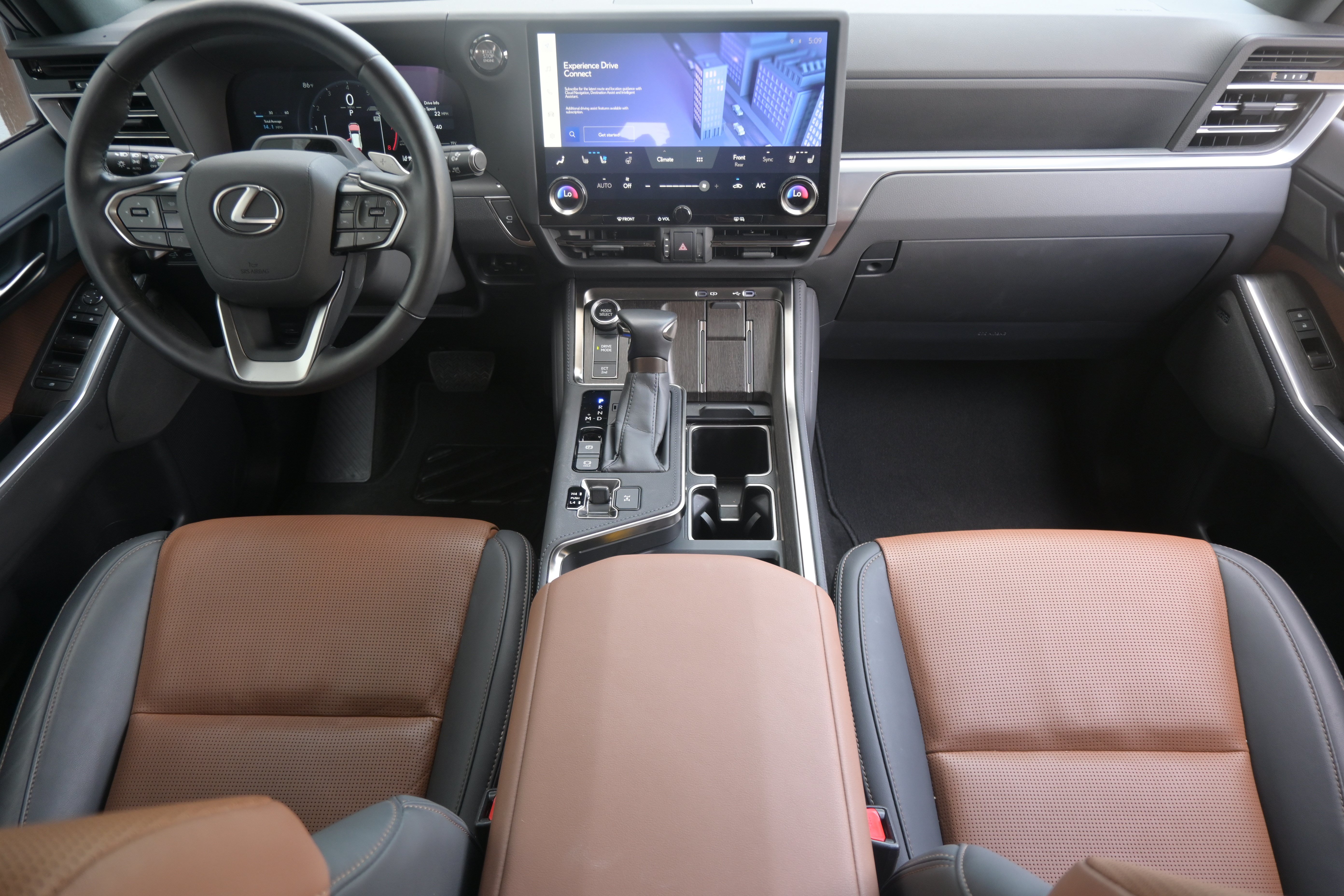 Used 2024 Lexus GX 550 w/ Cold Area Package AWD/4WD image 32
