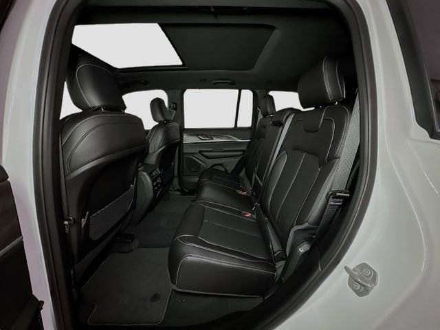 New 2025 Jeep Grand Cherokee Limited w/ Luxury Tech Group II image 15