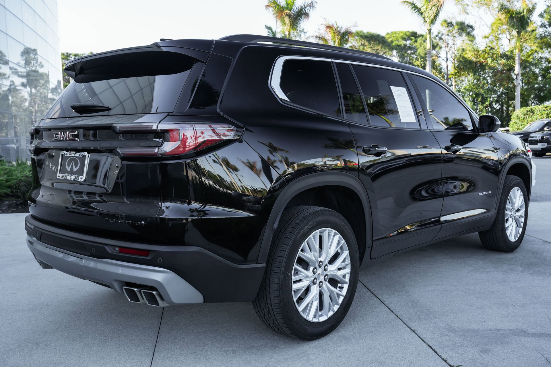 Used 2024 GMC Acadia Elevation image 26