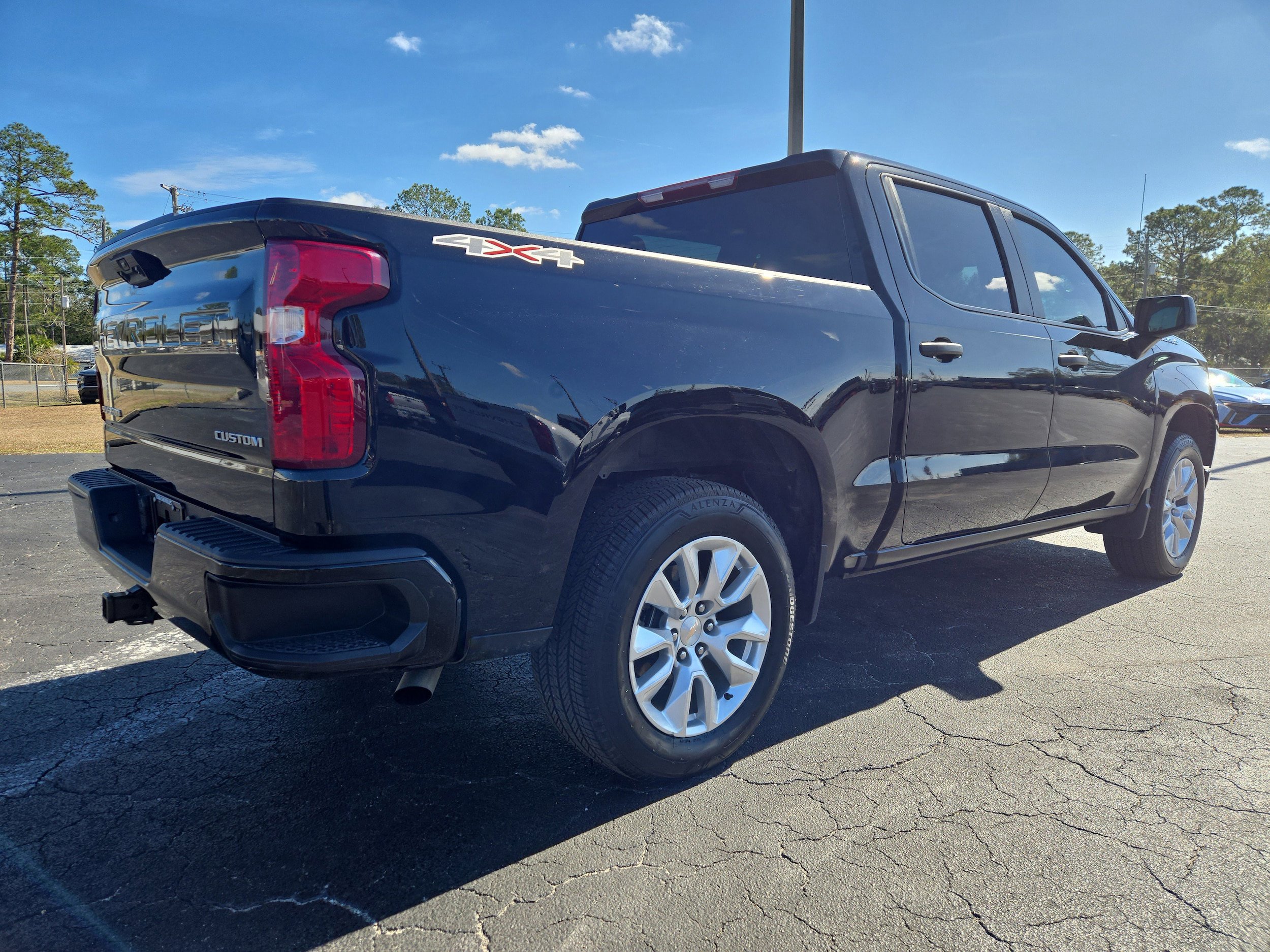 Used 2024 Chevrolet Silverado 1500 Custom image 4
