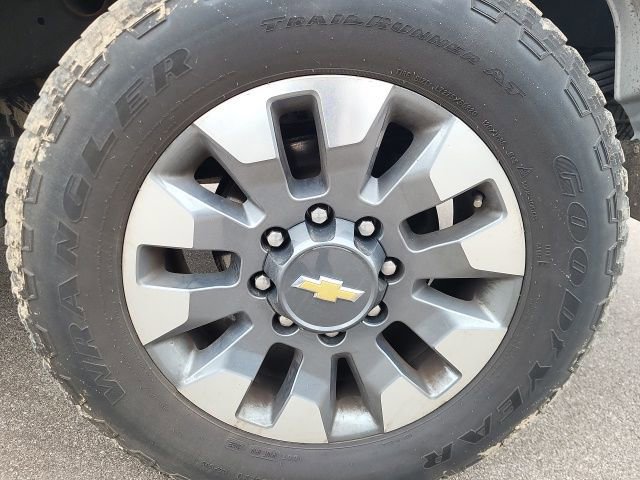 Used 2022 Chevrolet Silverado 2500 Custom w/ Custom Value Package image 18