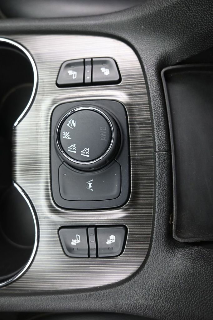 Used 2023 GMC Acadia SLT image 19