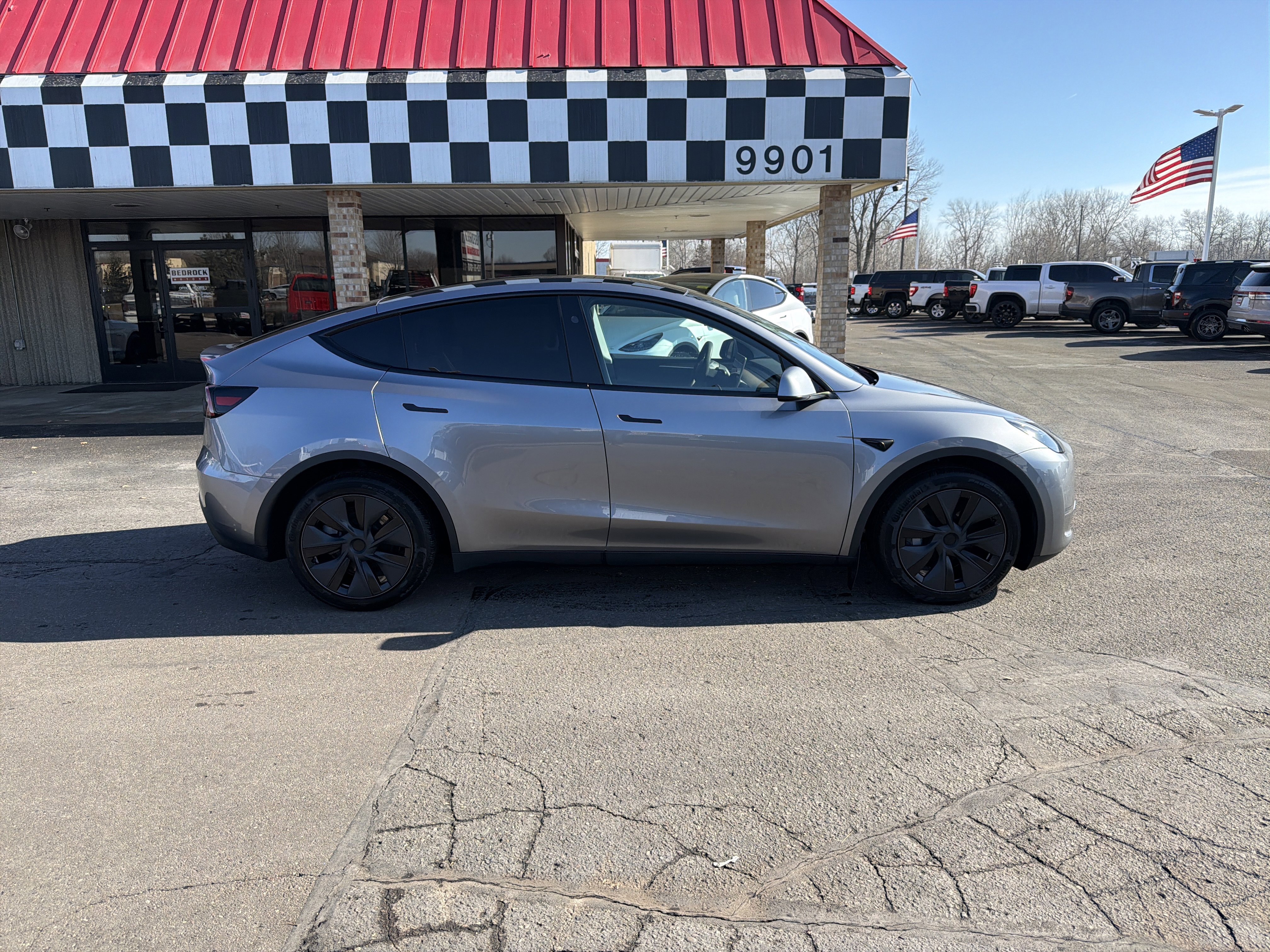 Used 2025 Tesla Model Y Long Range image 8