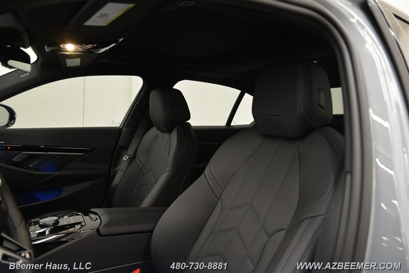 Used 2026 BMW 530i w/ M Sport Package RWD image 16
