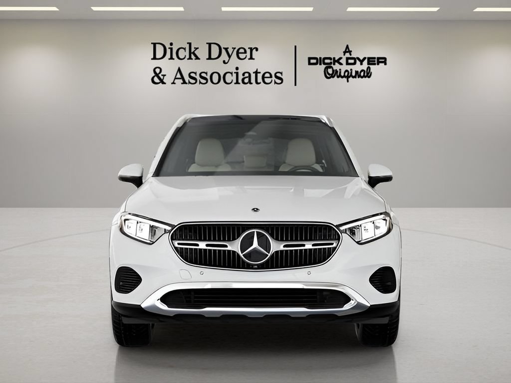 Used 2026 Mercedes-Benz GLC 300 image 34