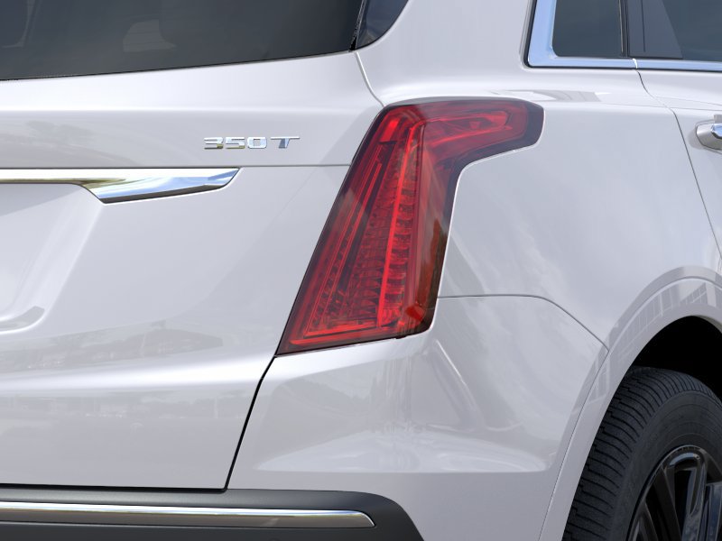 New 2025 Cadillac XT5 Luxury w/ LPO, Red Accent Package FWD image 11