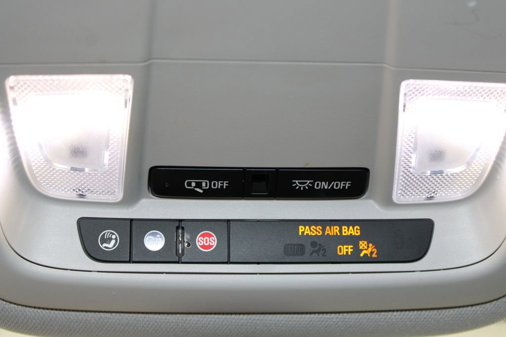 Used 2021 Chevrolet Traverse LS FWD image 48