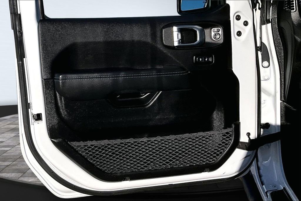 Used 2021 Jeep Wrangler Unlimited Rubicon 4xe w/ Steel Bumper Group image 13