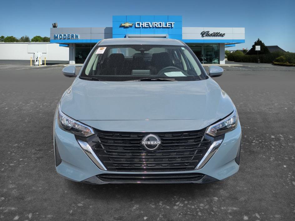 Used 2025 Nissan Sentra SV image 2