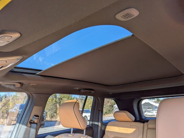 New 2025 Jeep Grand Cherokee Summit w/ Obsidian Package image 18