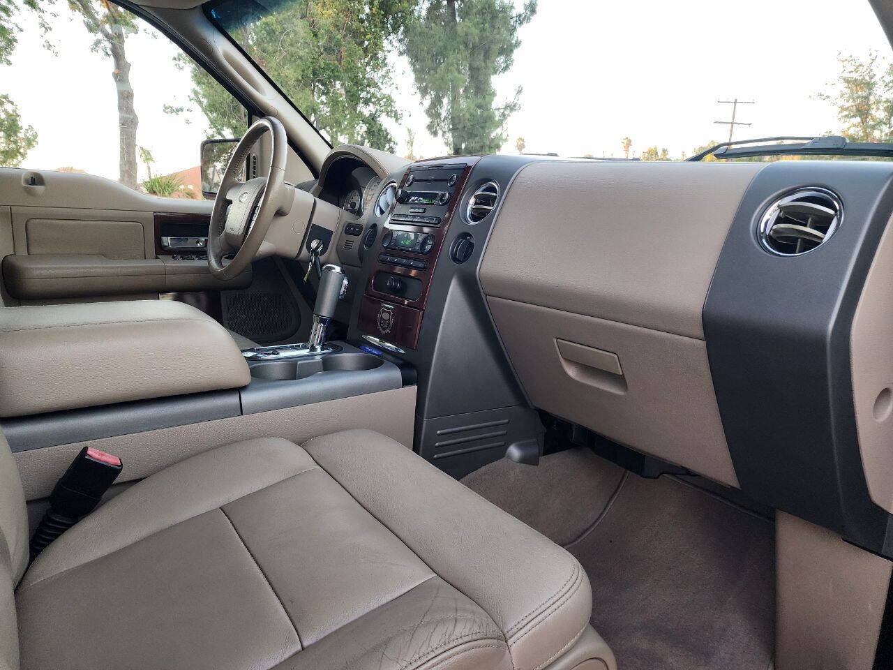 Used 2005 Ford F150 Lariat AWD/4WD image 16
