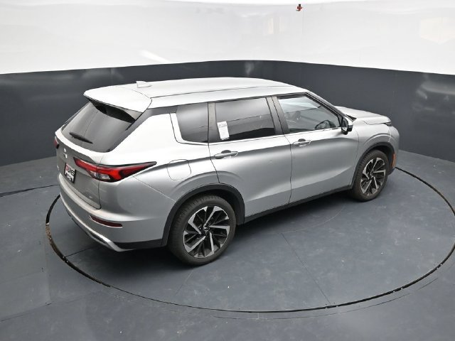Used 2024 Mitsubishi Outlander SE FWD image 50