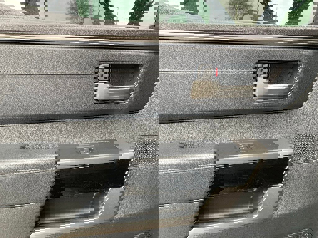 Used 2025 Toyota Tundra Limited image 12