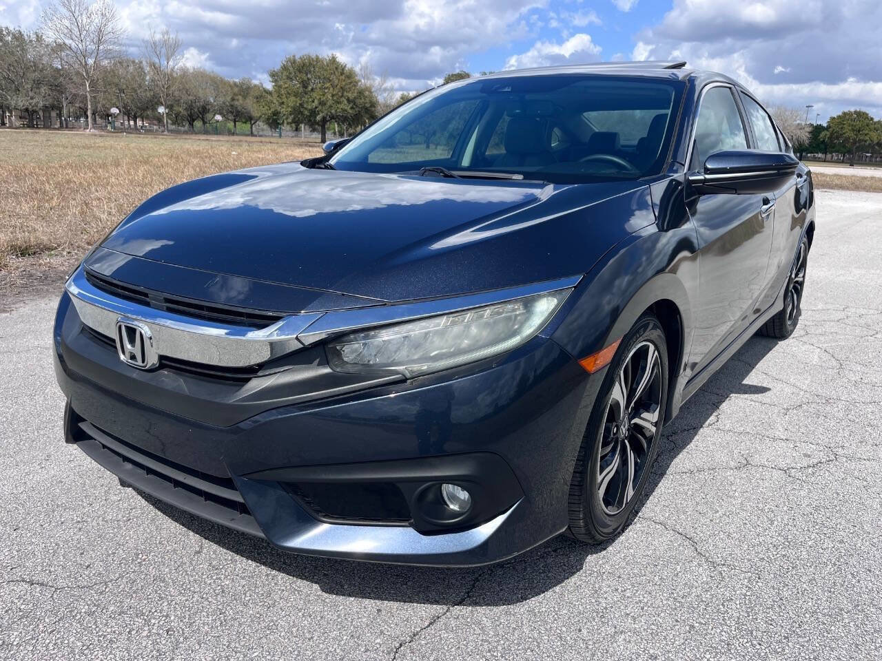 Used 2016 Honda Civic Touring image 2