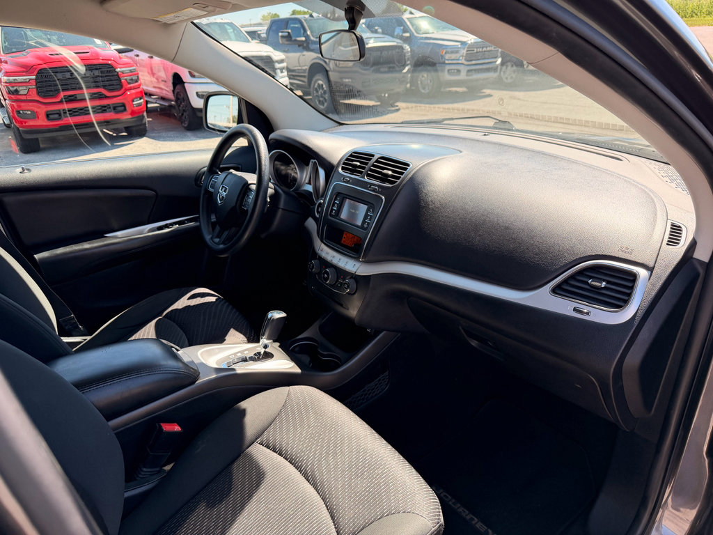 Used 2017 Dodge Journey SE w/ Flexible Seating Group FWD image 21
