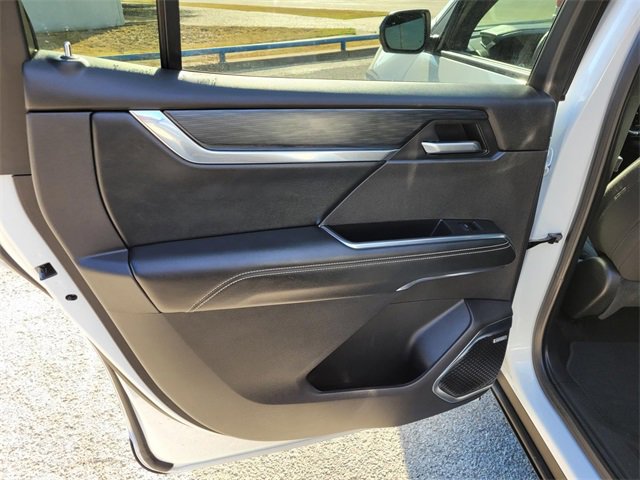 Used 2025 GMC Acadia Elevation image 15