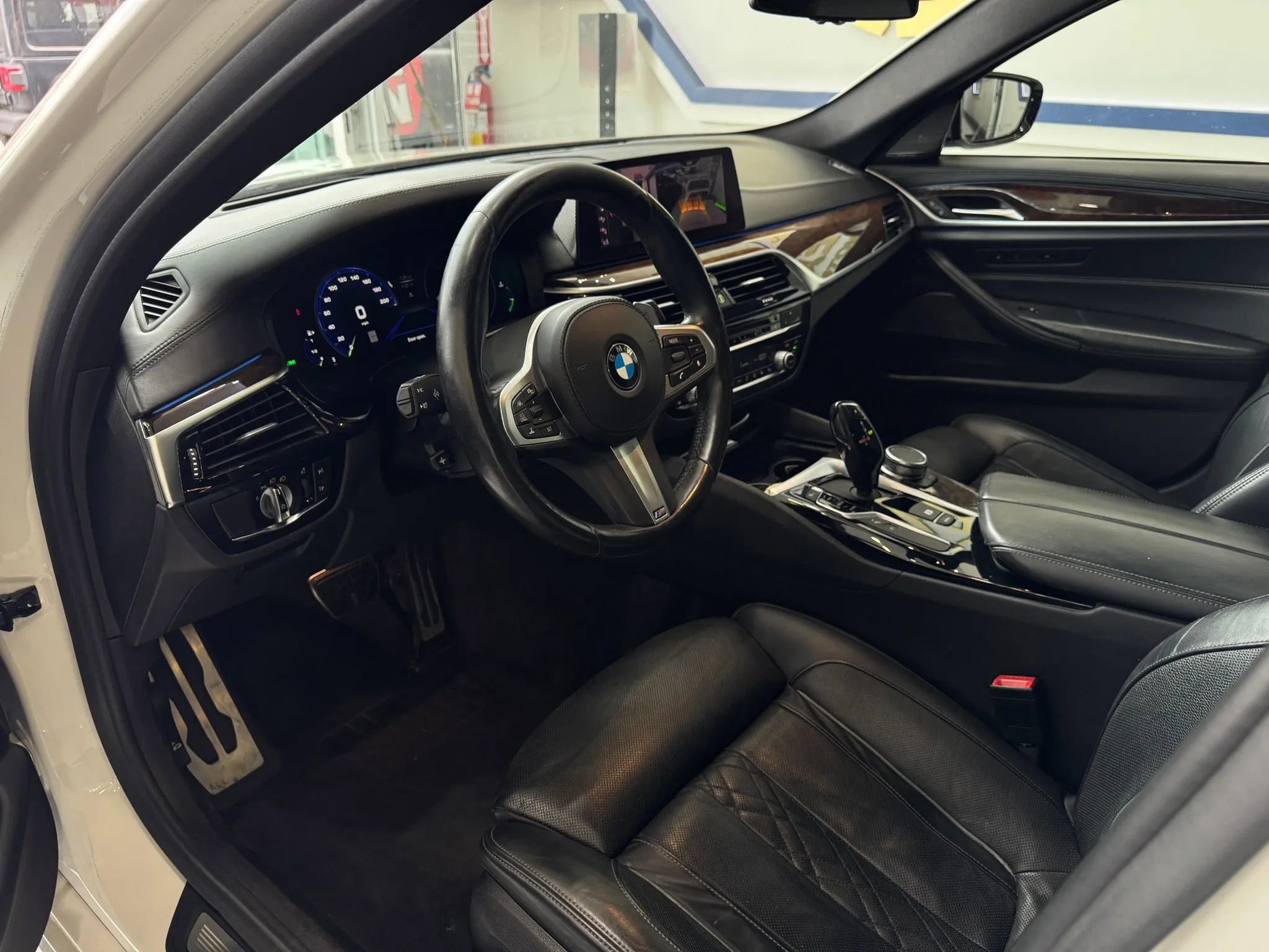 Used 2019 BMW M550i xDrive w/ Premium Package AWD/4WD image 22
