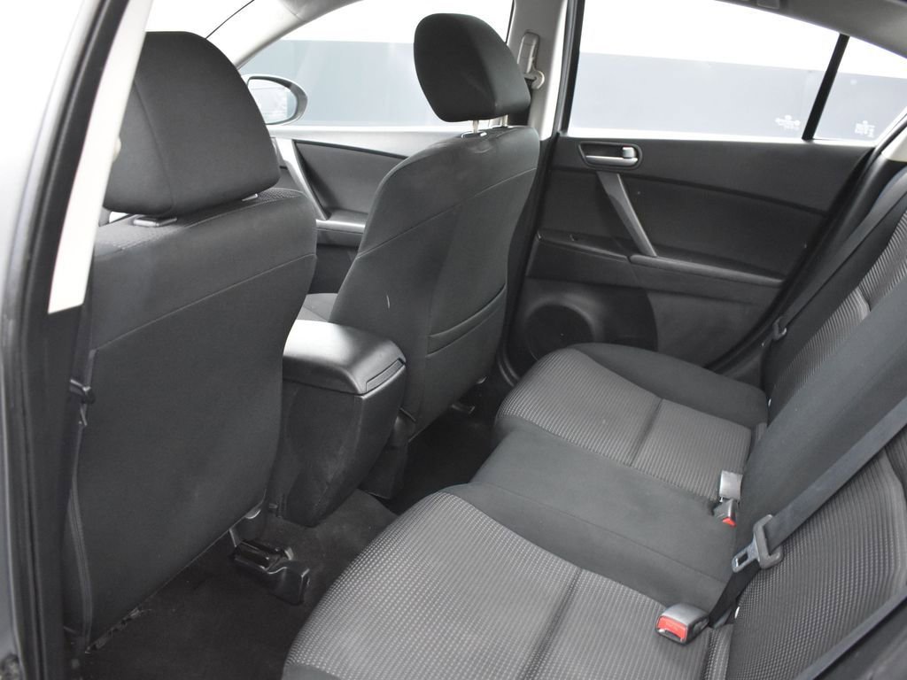 Used 2013 MAZDA MAZDA3 i Sport image 25