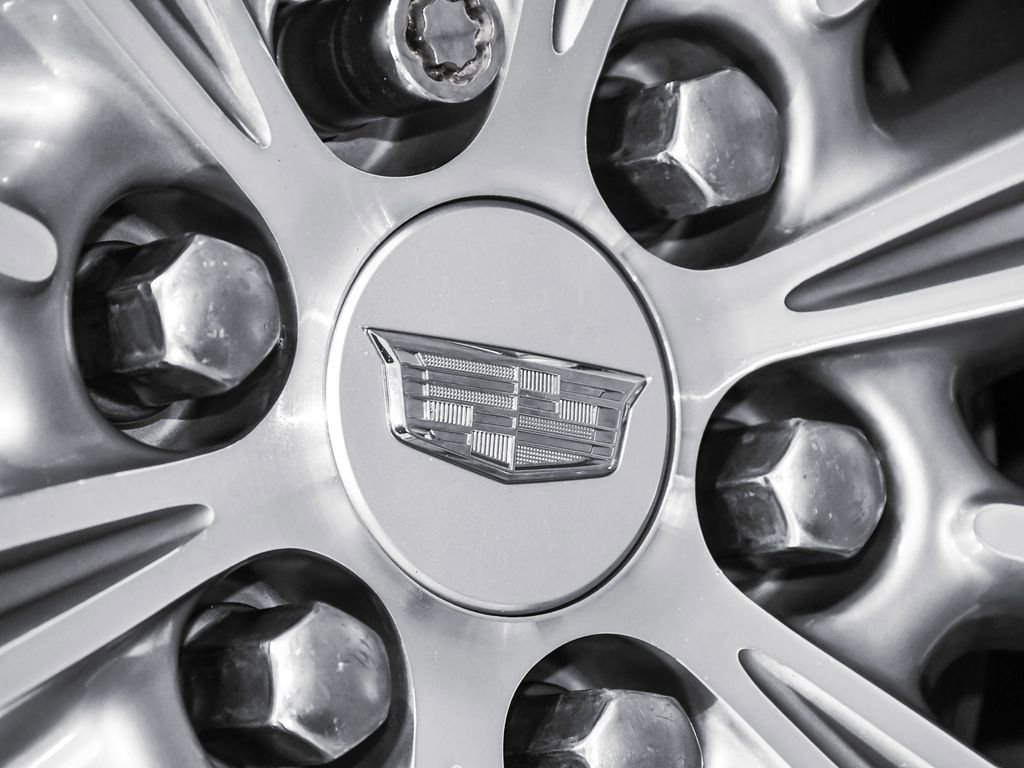 Used 2017 Cadillac XT5 Luxury w/ Driver Awareness Package image 24