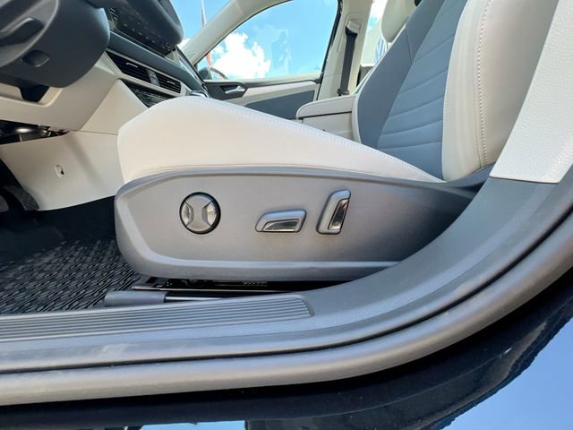 New 2025 Volkswagen Jetta SE image 12