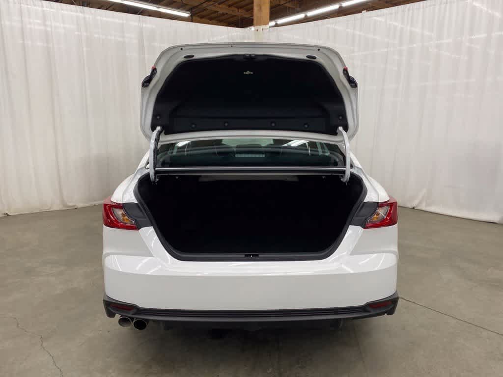 Used 2025 Toyota Camry SE FWD image 14