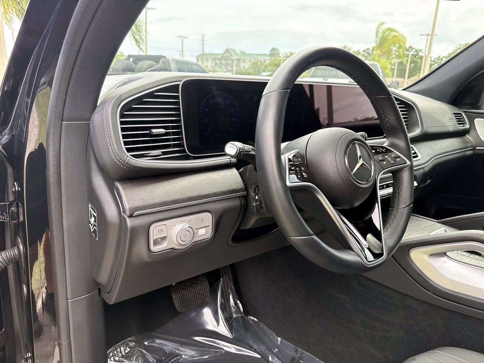 Certified 2025 Mercedes-Benz GLS 450 4MATIC image 21