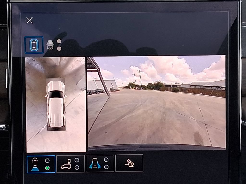 Used 2026 GMC Yukon Denali Ultimate AWD/4WD image 16