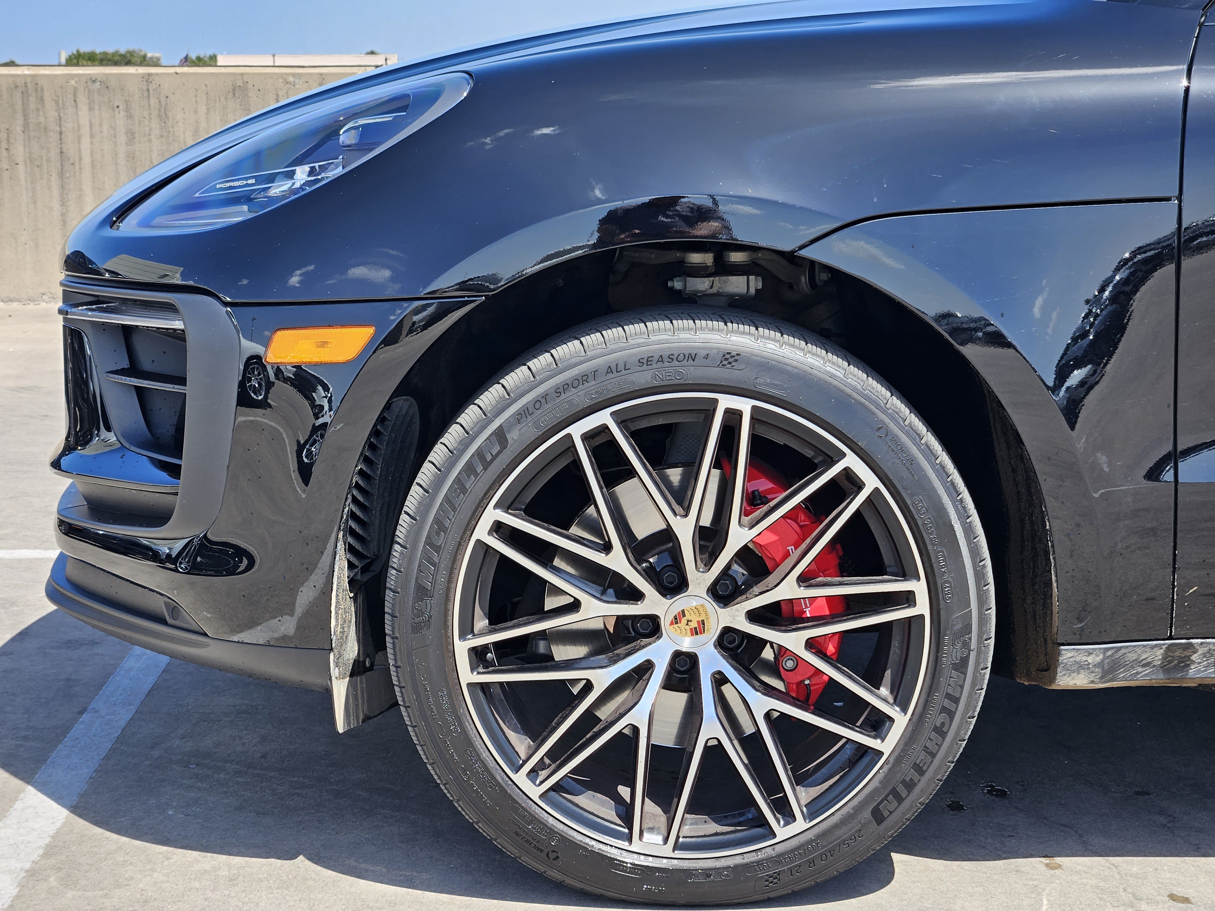 Certified 2024 Porsche Macan S AWD/4WD image 13